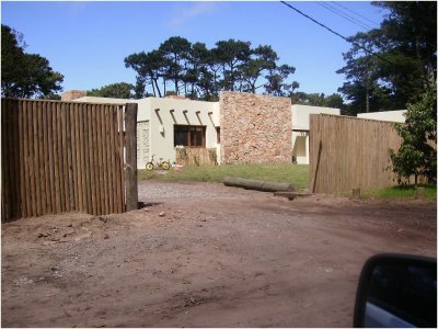 Casa en Venta y Alquiler, San Rafael, Punta del Este, 4 Dormitorios.