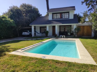 Casa en Venta y Alquiler, Aidy Grill, Punta del Este, 4 Dormitorios.