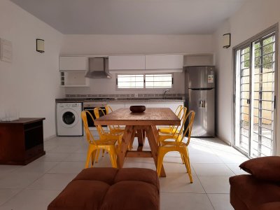 Casa en Venta y Alquiler, Mansa, Punta del Este, 2 Dormitorios.