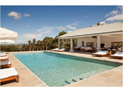 Espectacular chacra de 5 has con impresionante casa.