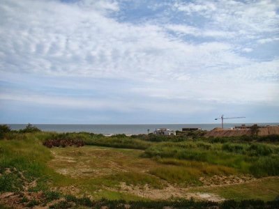 Local comercial sobre ruta 10, ubicación estratégica con vista al mar