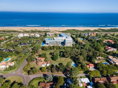 VENTA DE LOTE EN BARRIO PRIVADO EN AMELIE RESIDENES EN EL GOLF PUNTA DEL ESTE 