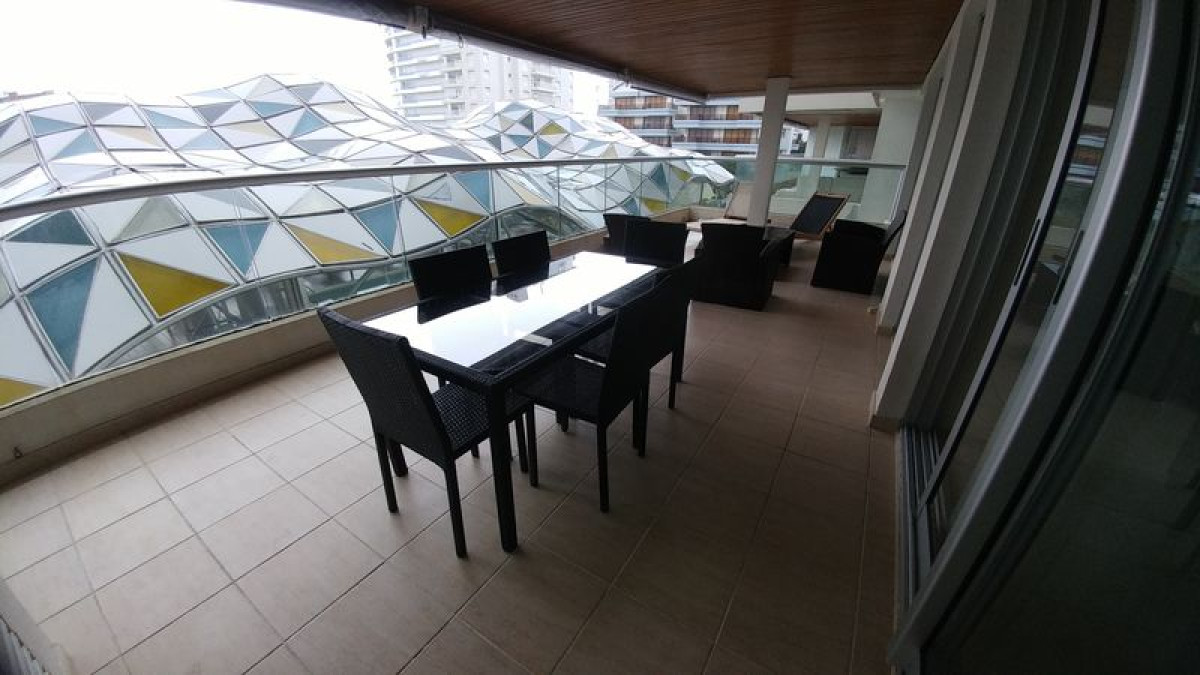 Venta apartamento en playa Brava