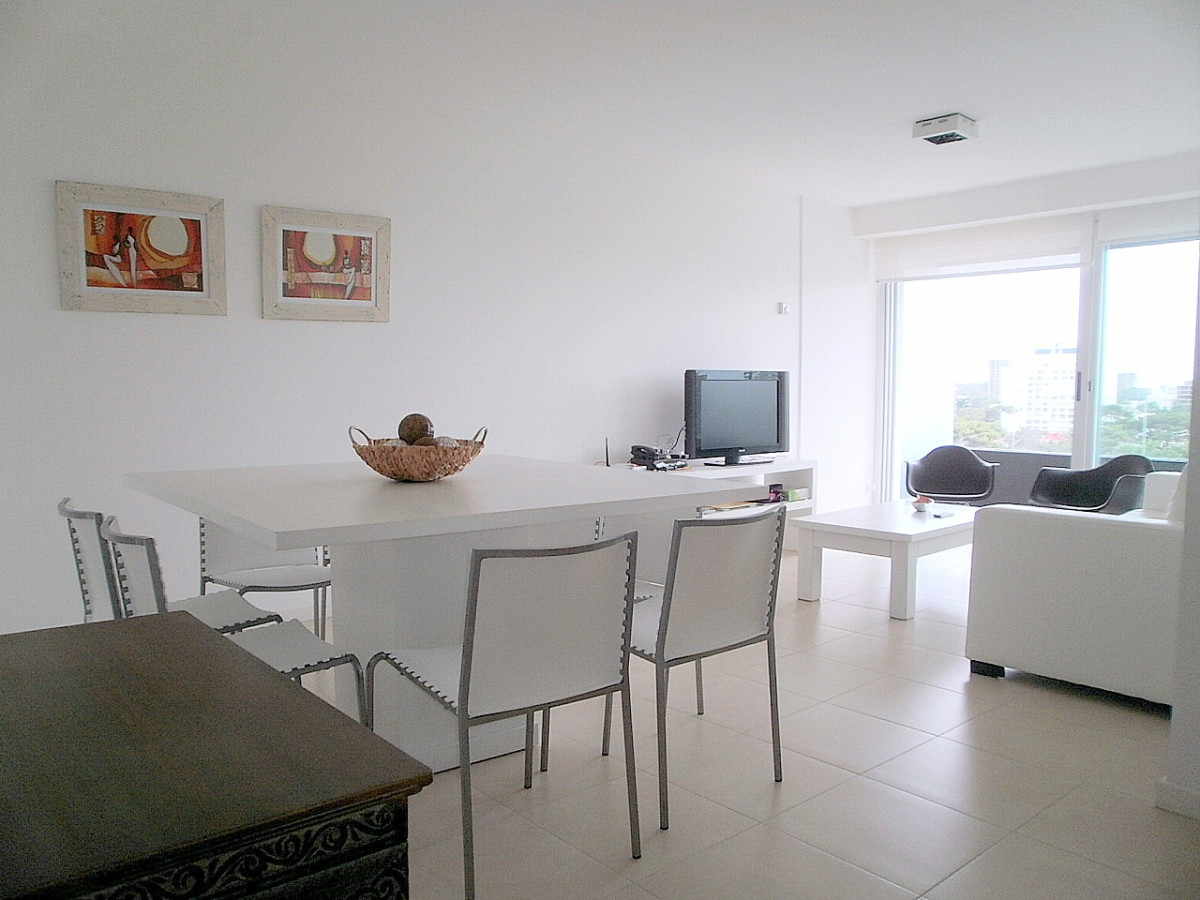 Alquiler temporario de apartamento de 3 dormitorios en zona Enjoy