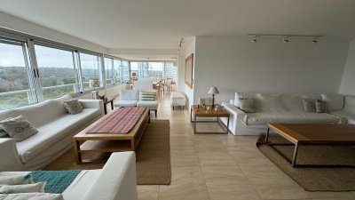 Tiburon 1 en Venta 3 Dormitorios más Servicio