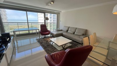 Alquilo por temporada apartamento de tres dormitorios con todos los servicios del edificio Imperiale III.