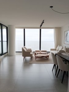 Espectacular unidad en venta Venetian 2 Dormitorios 2 baños y toilette