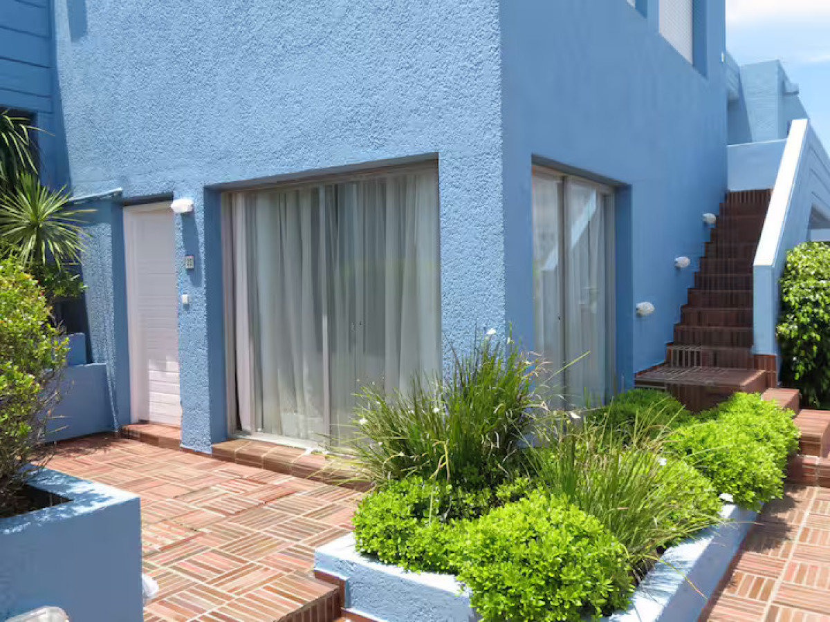 Vendo apartamento de 1 dormitorio y medio en Manantiales, Uruguay.