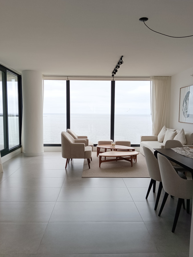 Espectacular unidad en venta Venetian 2 Dormitorios 2 baños y toilette