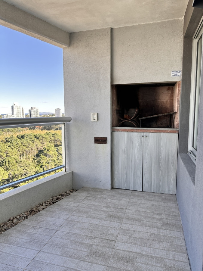 Venta 2 Dormitorios en suite  mas dependencia y toilette Playa Brava 