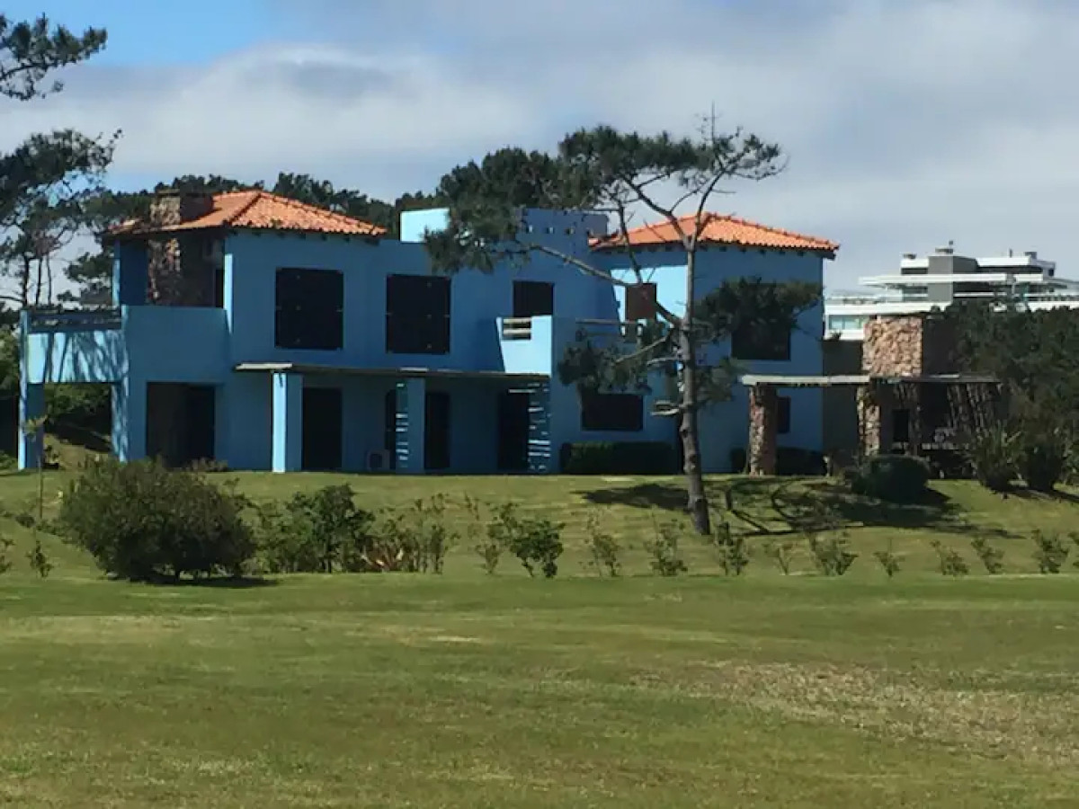 Espectacular Casa Alquiler parada 30 Brava 3 Dormitorios en Suite más Dependencia Completa