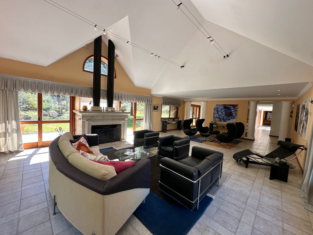 Espectacular casa de 5 dormitorios en venta Golf