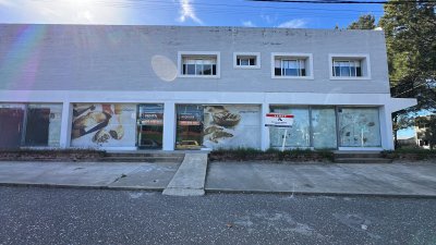 4 locales unidos ideal supermercado y viviendas en planta superior