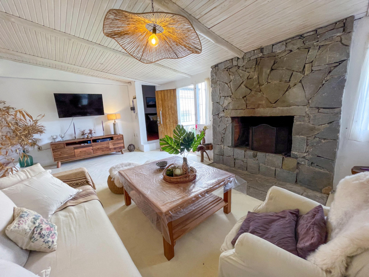 Imagen de Casa en El Tesoro, La Barra. 3 dormitorios, terreno de 500 m²