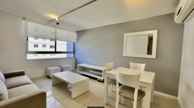 Apartamento en venta zona comercial Maldonado 