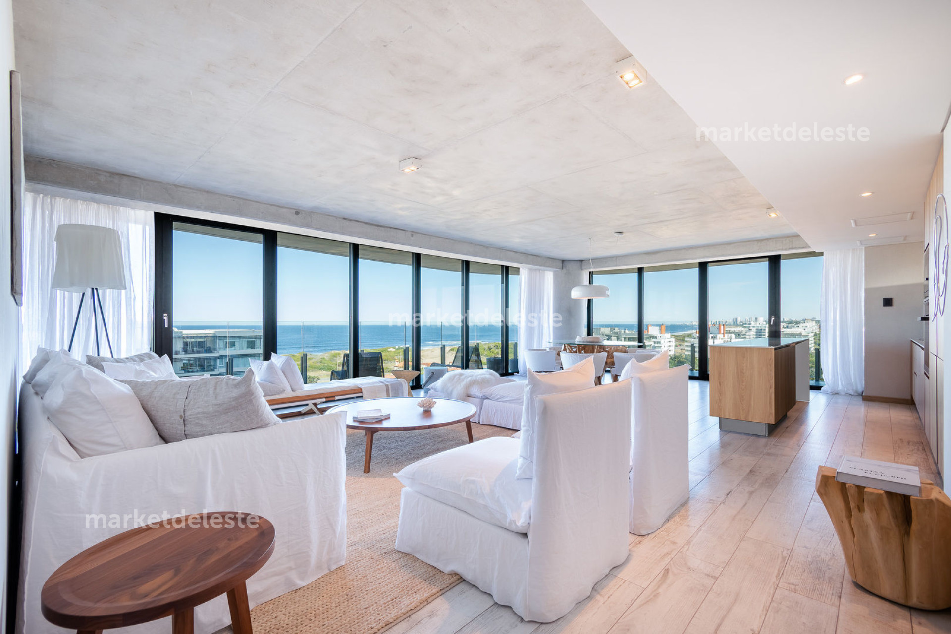 SURFSIDE - 3 SUITE + DEN