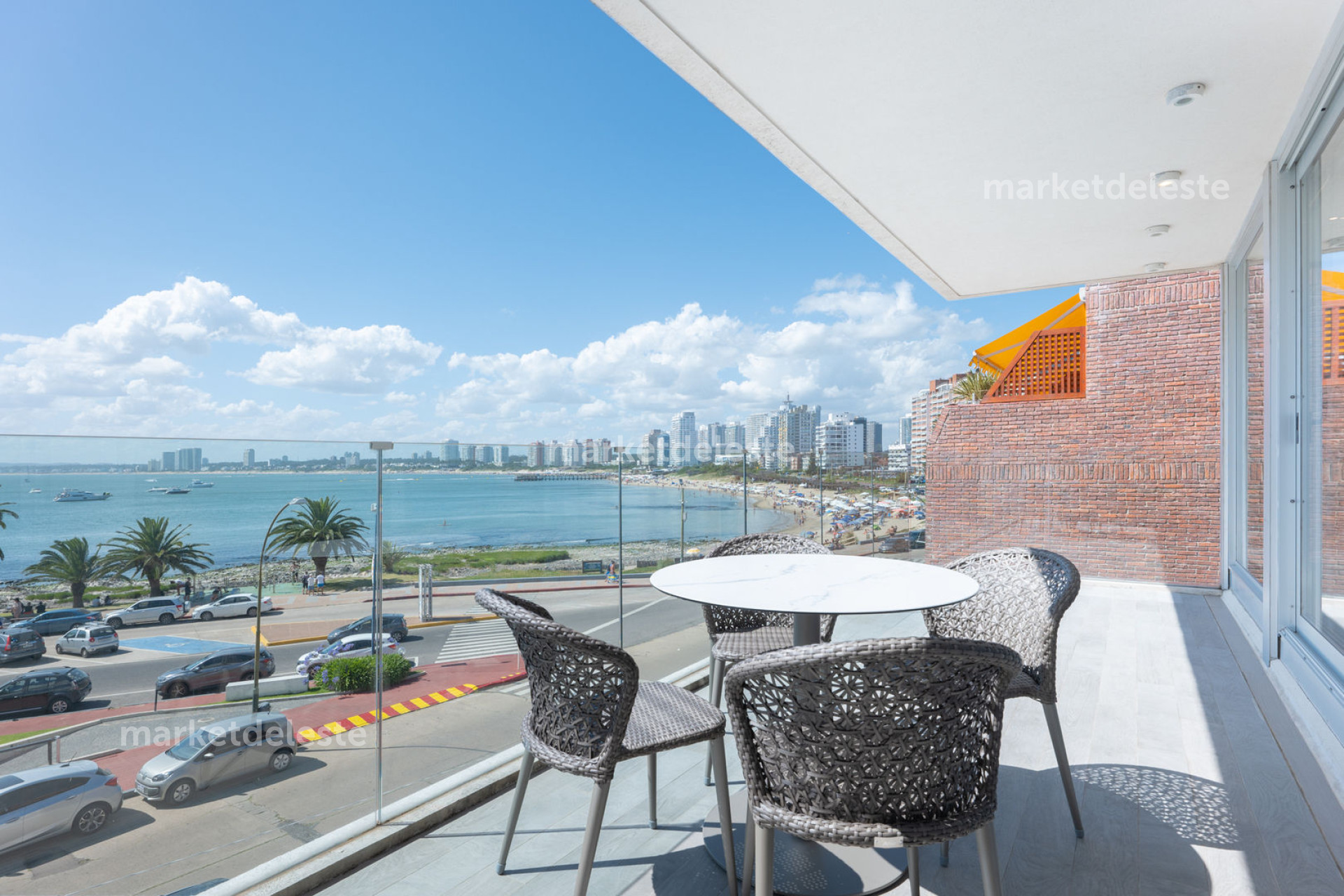 PLAYA MANSA - PISO - 1° LINEA