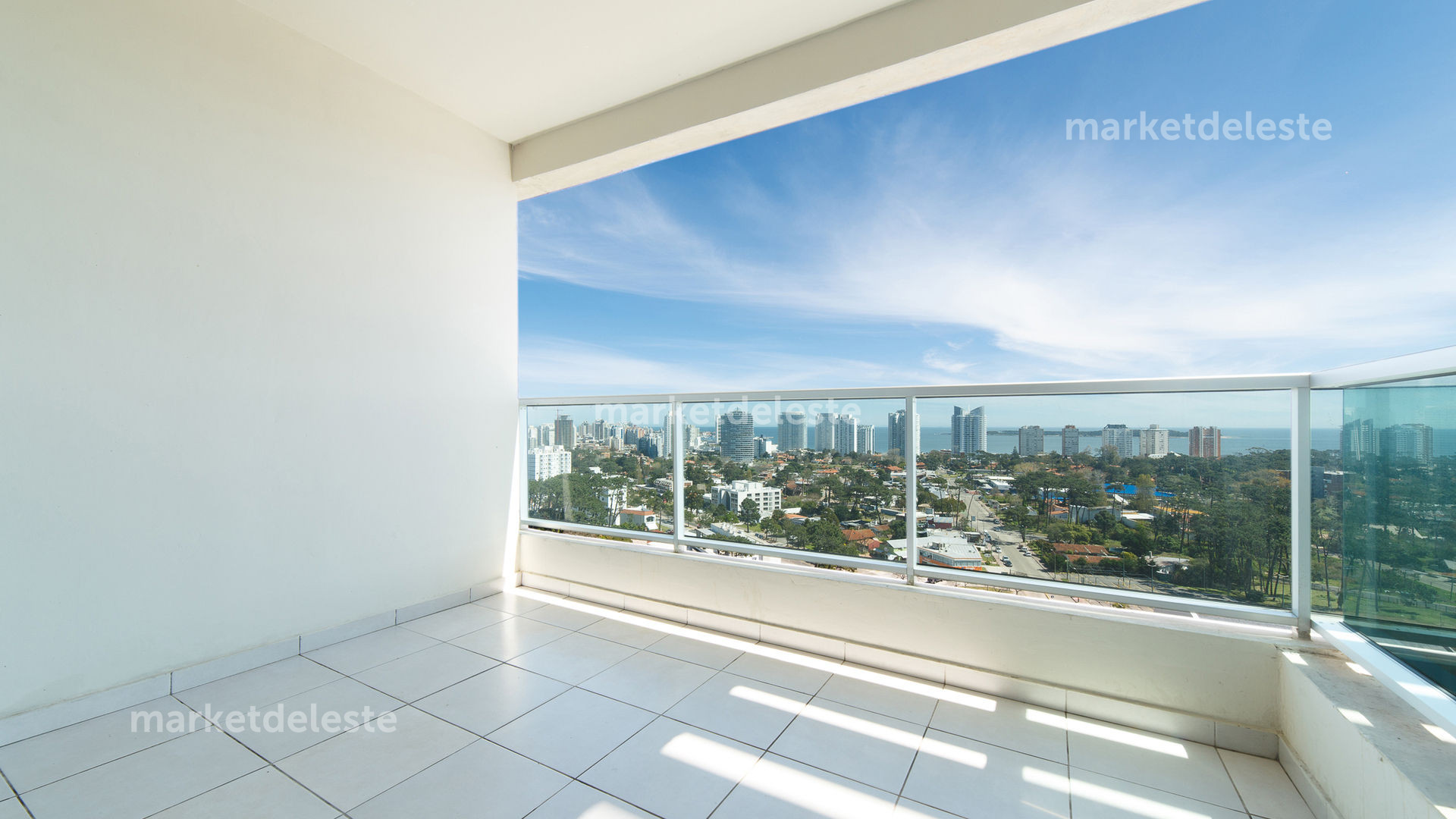 GALA VISTA - 1 DORM PISO ALTO