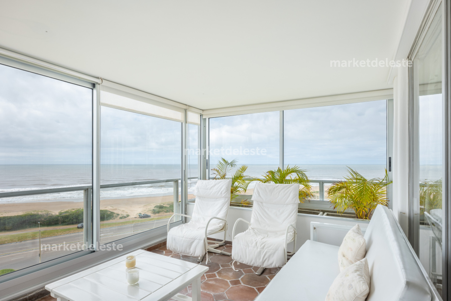 PRIMERA LINEA PLAYA BRAVA - 4 DORMIS & SERVICIO