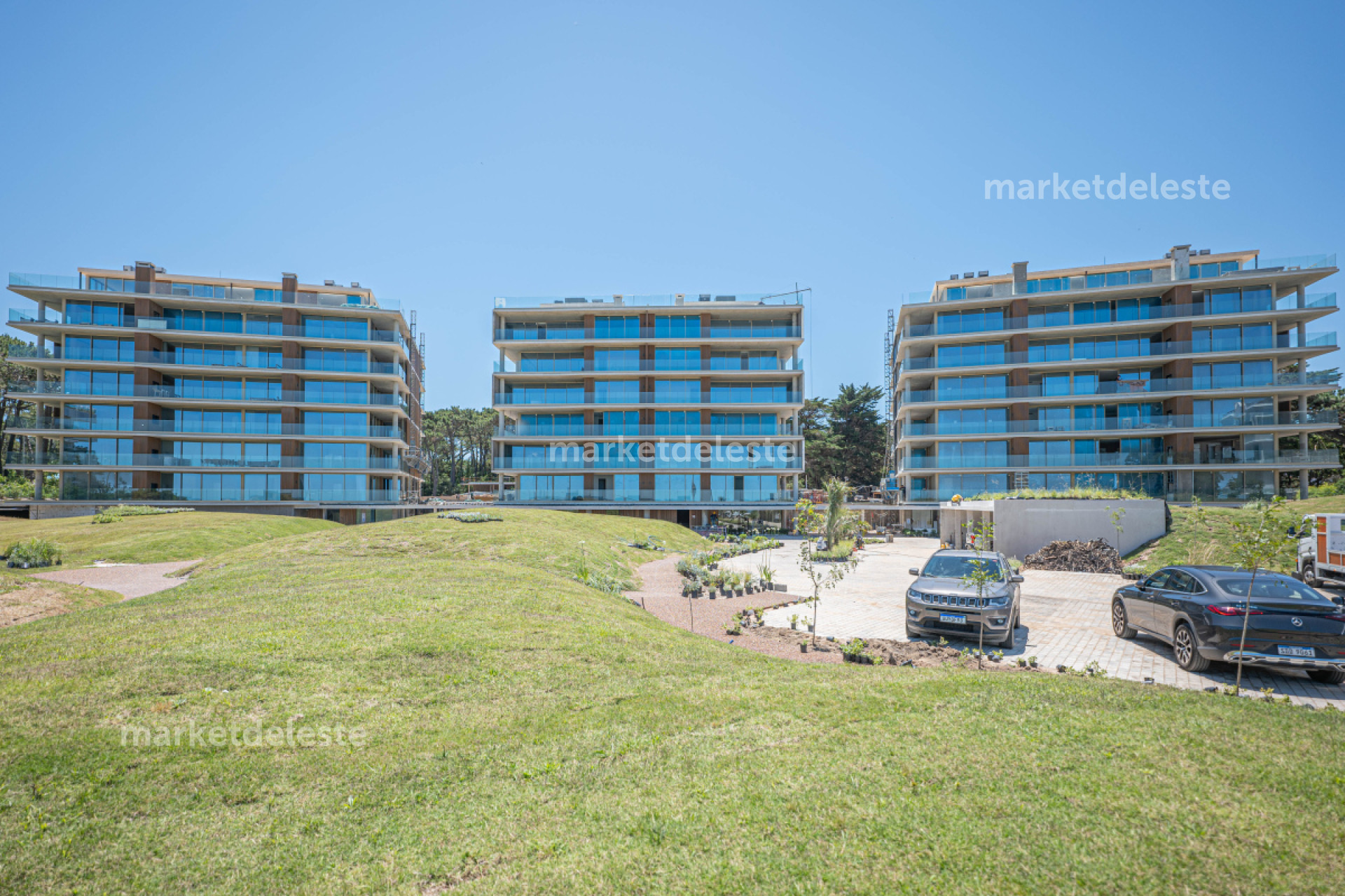 MON - ESQUINERO TORRE A