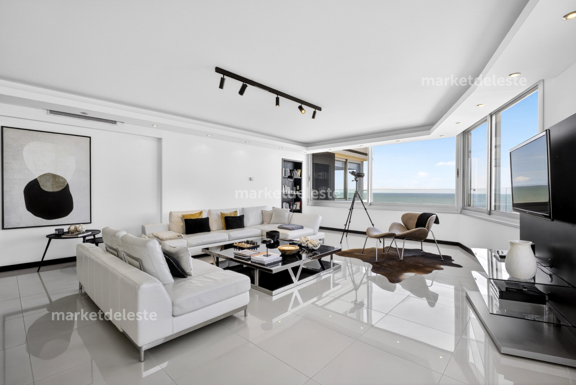 TIBURON 3 EN VENTA ESQUINERO