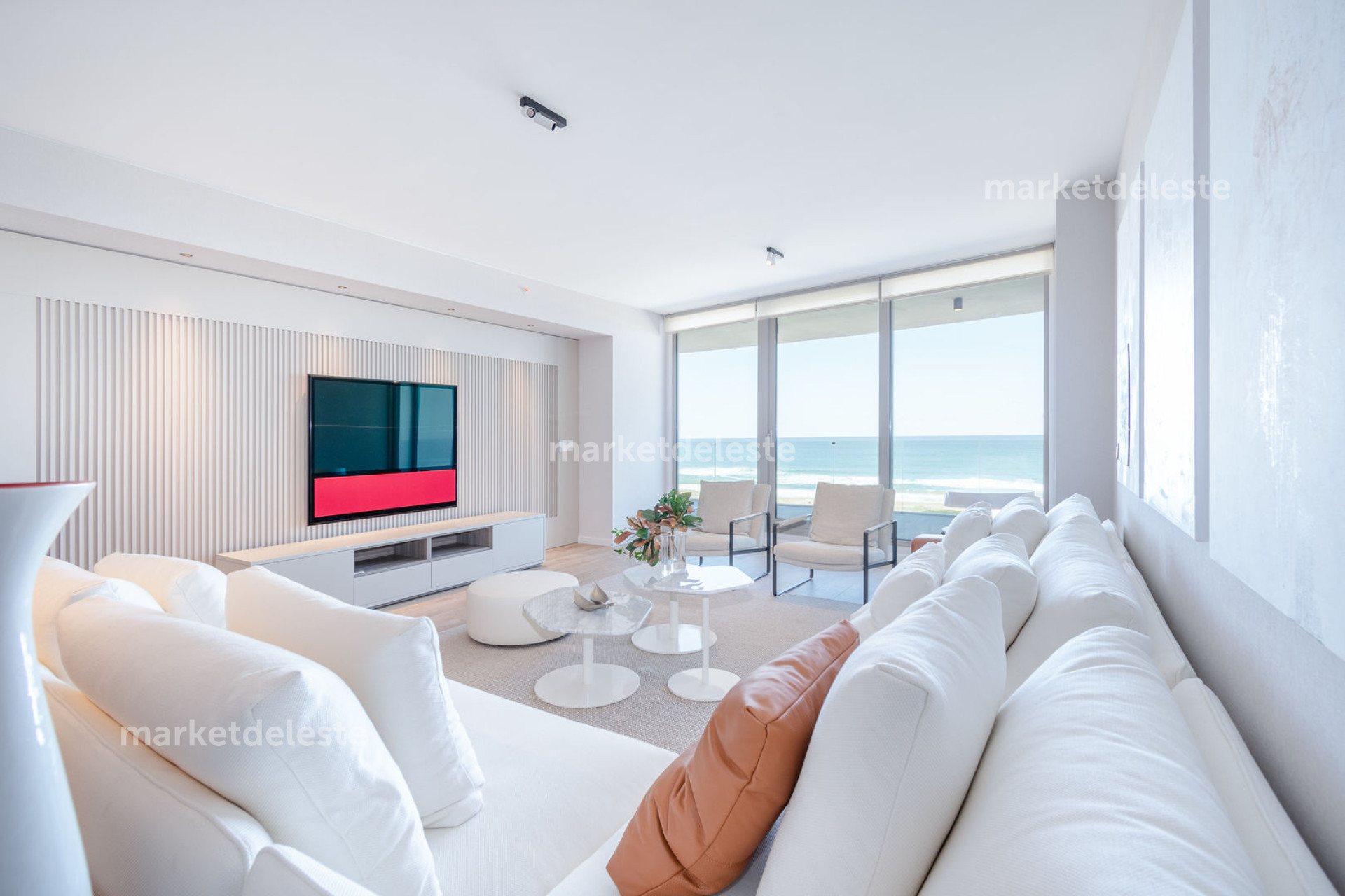 TRUMP 02 - PISO ALTO