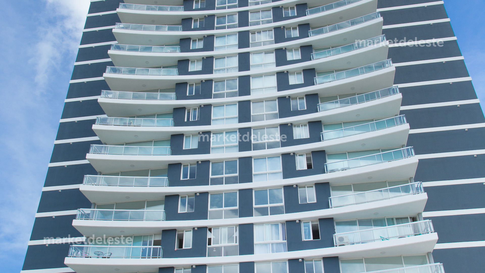 ONE 2 ESQUINERO 2 SUITE + TOILETTE PISO 16