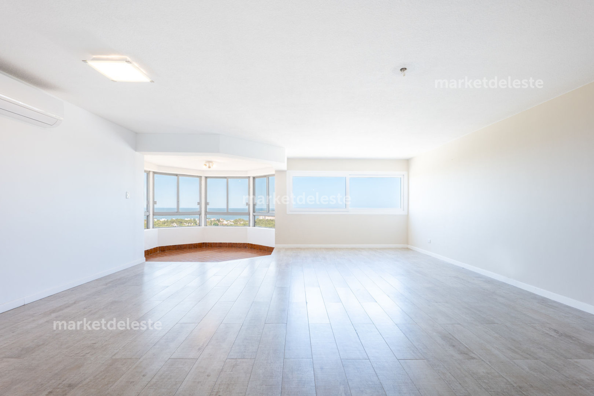 ROOSEVELT CENTER - 3 DORM