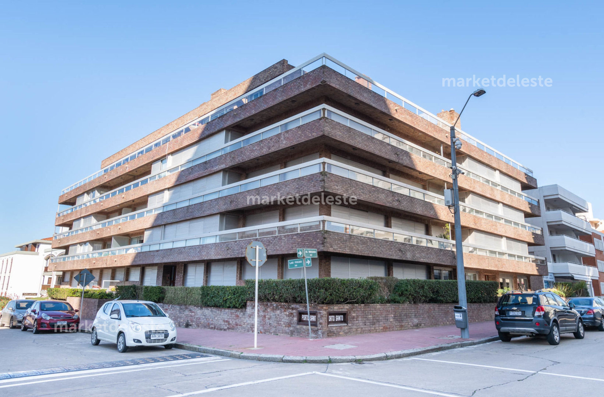 PORTO SANTO - 4 DORM + SERV