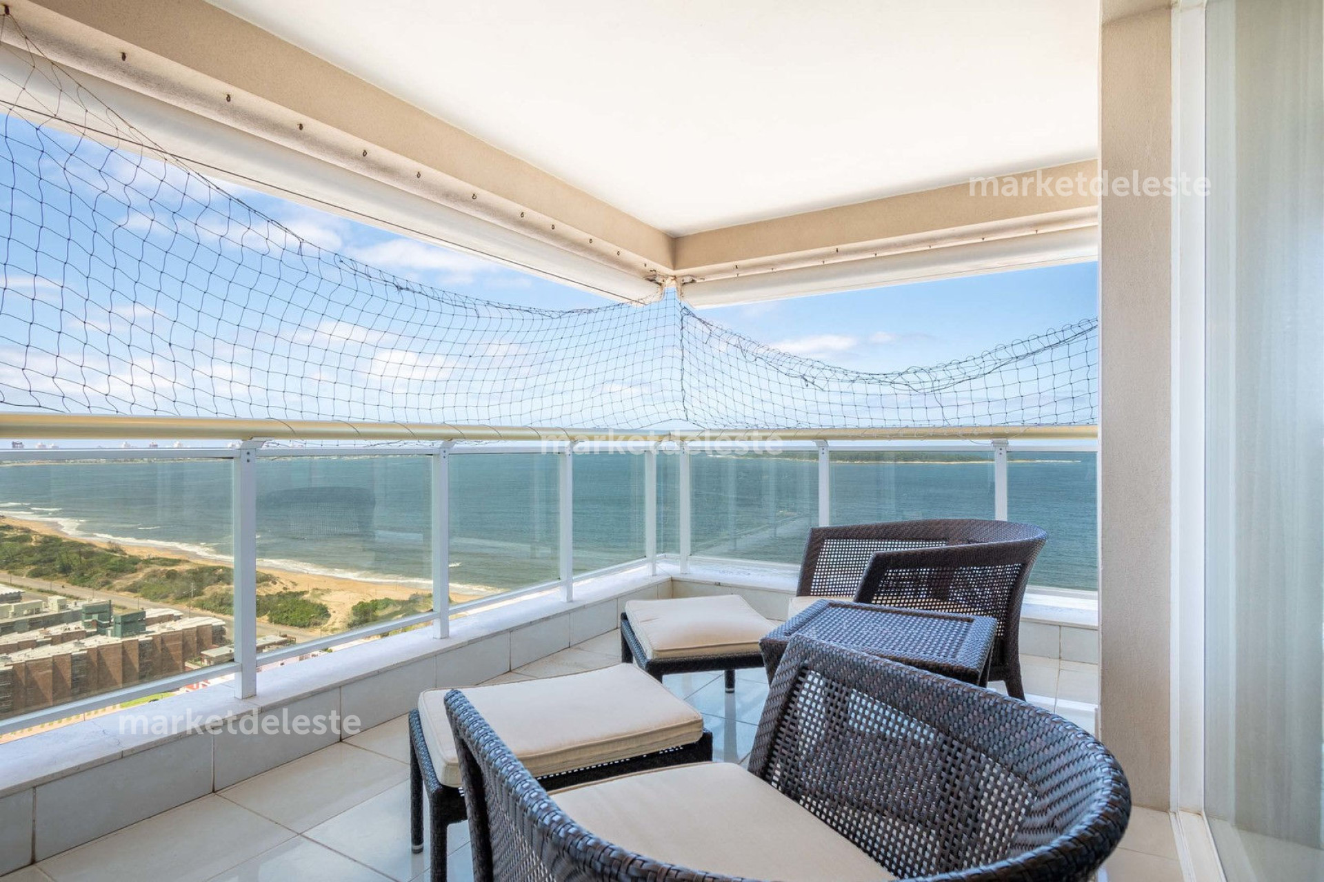 LE JARDIN - ESQUINERO - 3 DORM + DEP