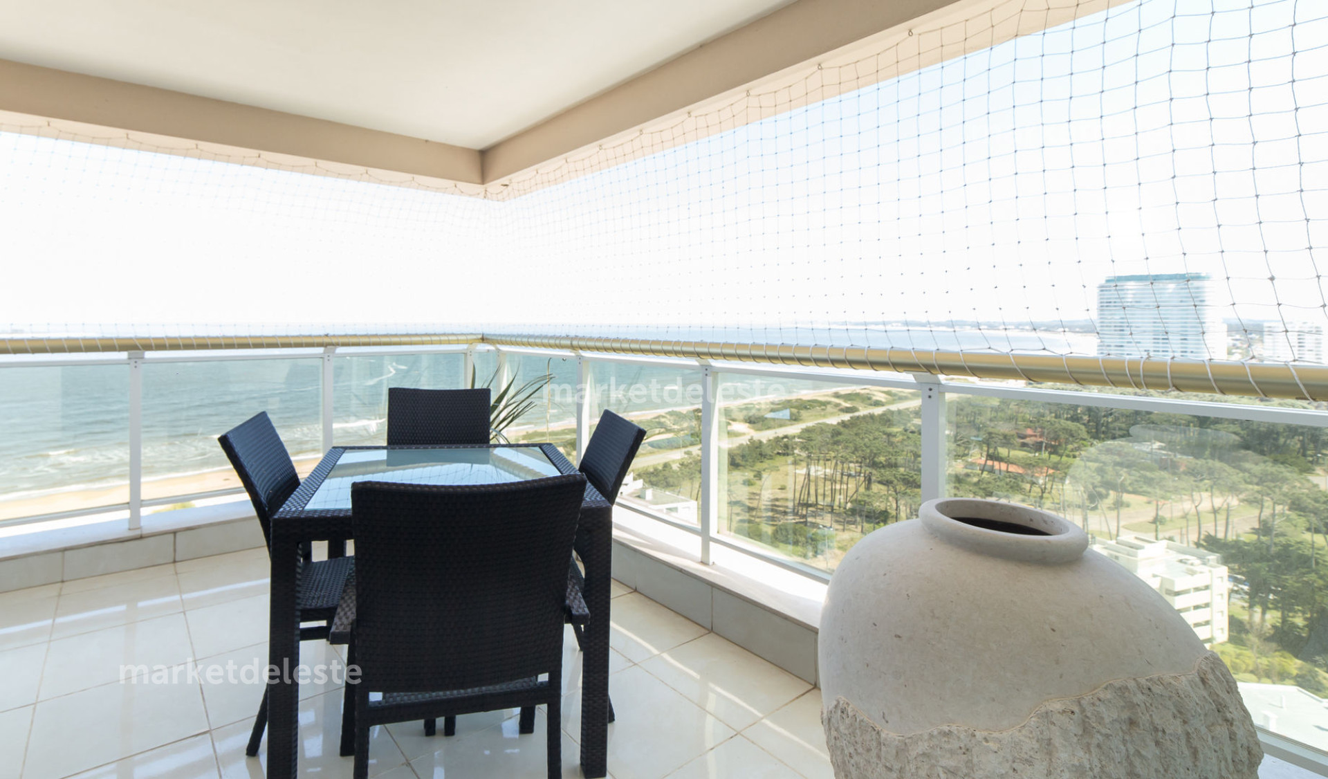 LE JARDIN - ESQUINERO - 3 DORM + DEP