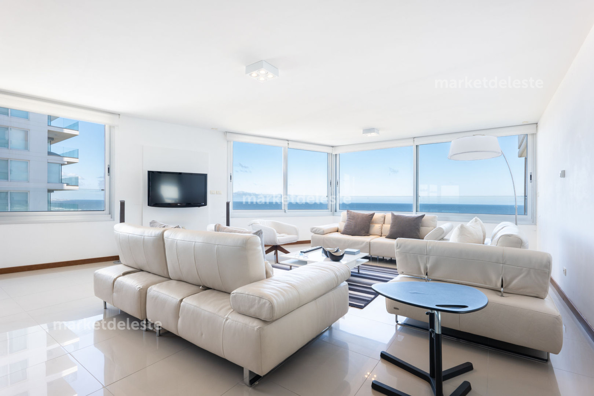 TIBURON 3 - ESQUINERO - PISO ALTO