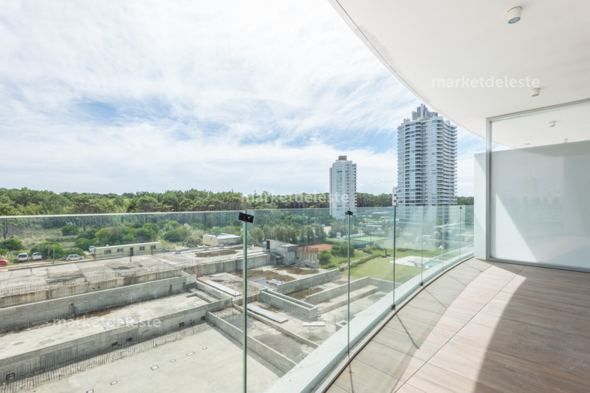 TRUMP TOWER - 1 DORM