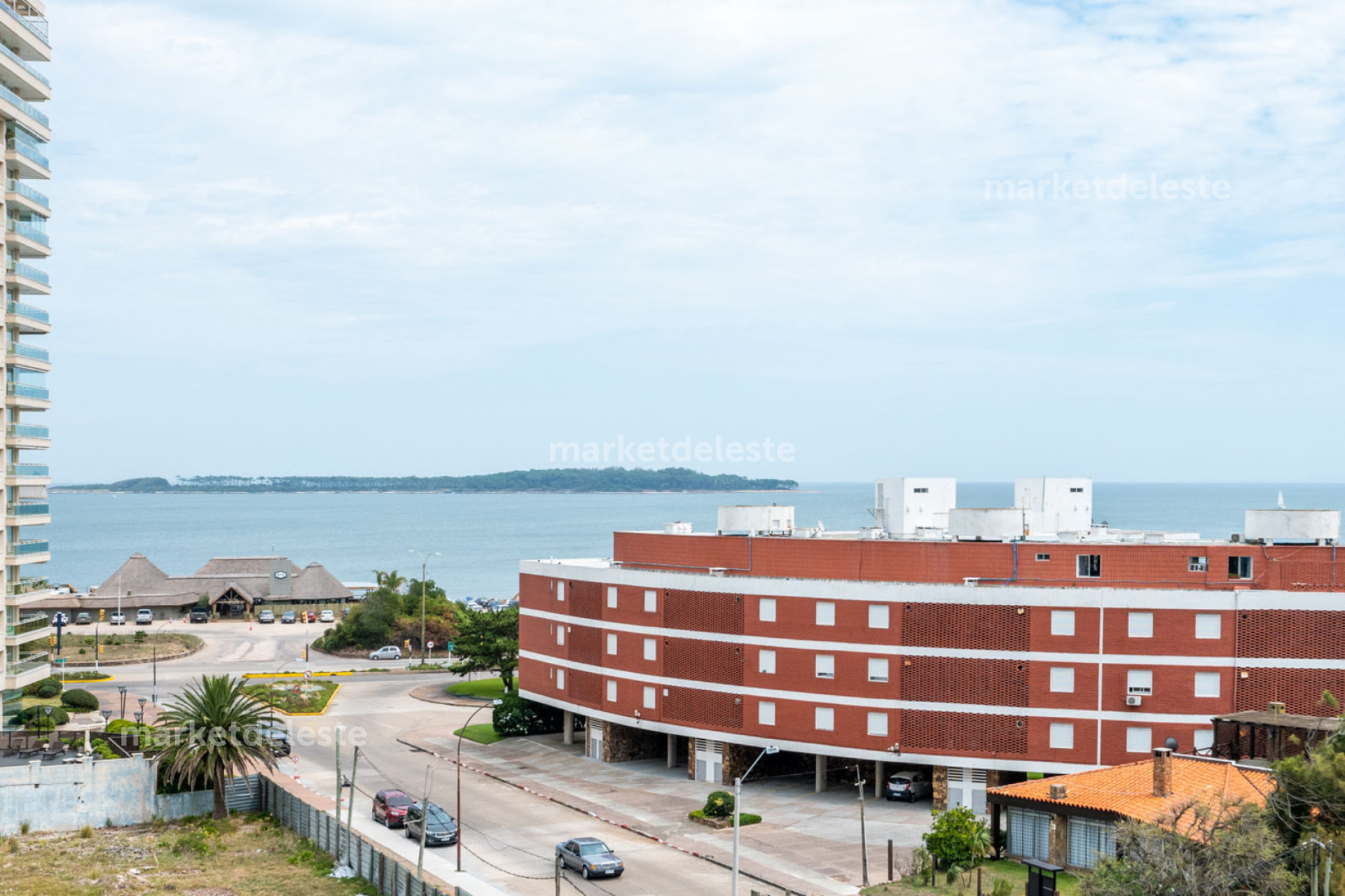 MIAMI BOULEVARD I - 3 DORM + DEP.