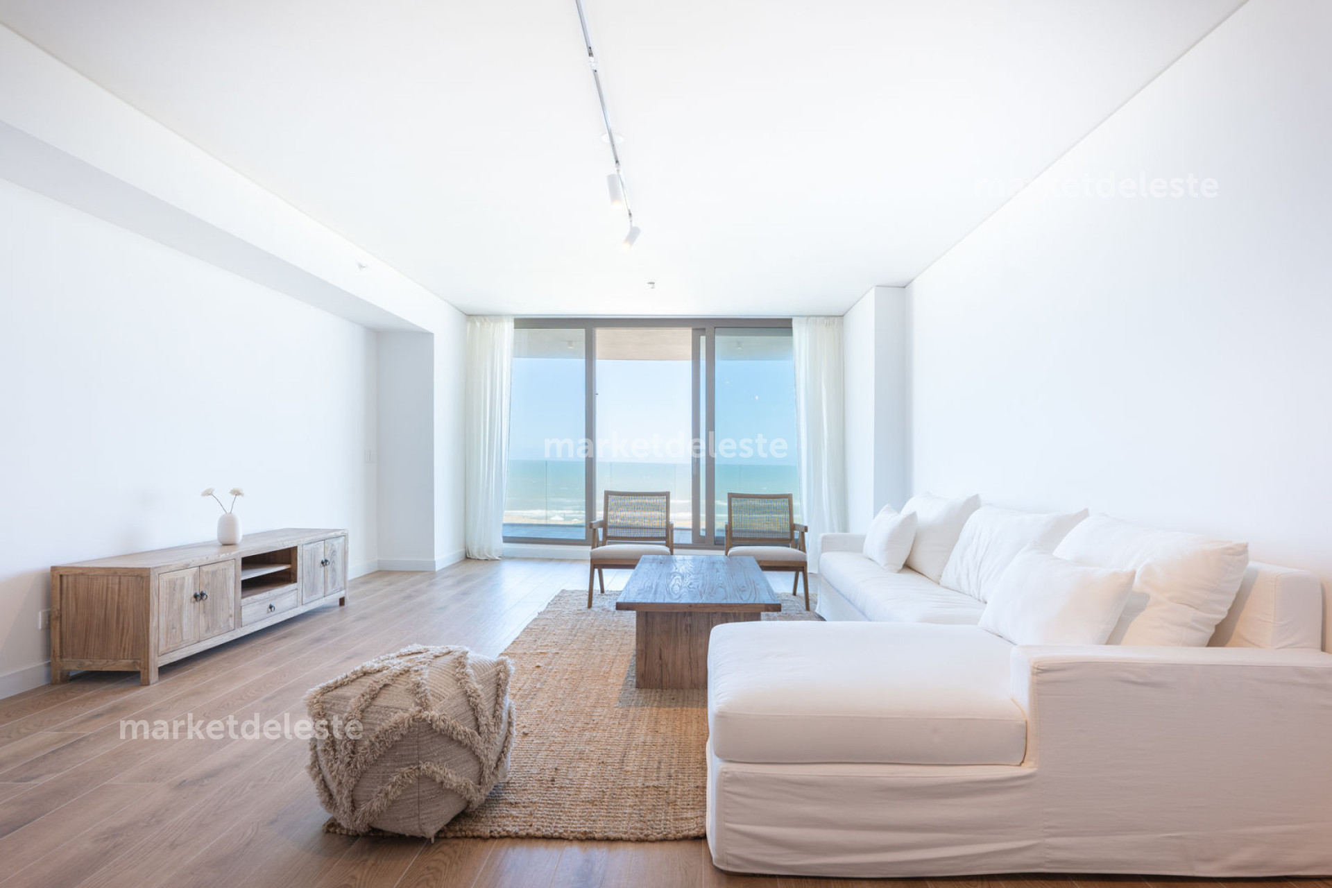 TRUMP TOWER - UNIDAD 02