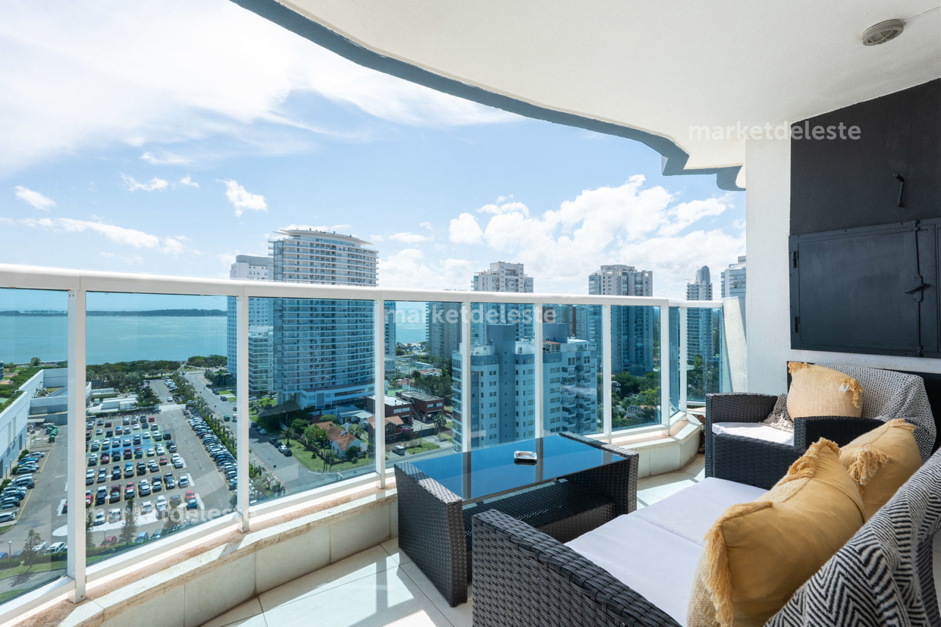 CASINO TOWER CENTRAL 02