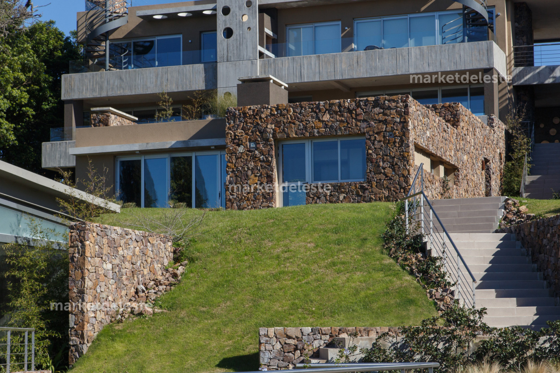 EDIFICIO Q - 2 DORM.