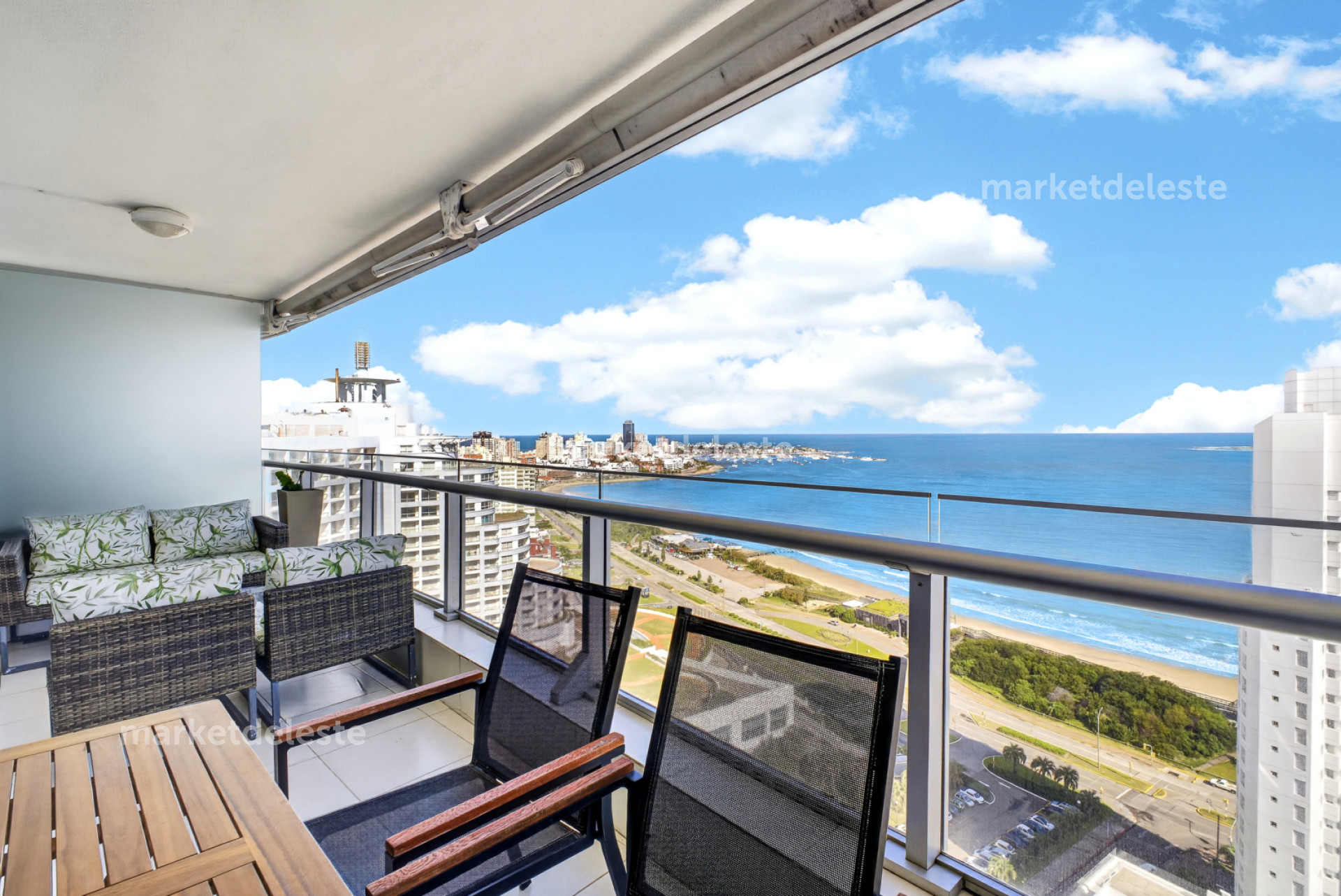 DEPARTAMENTO  PISO 23 CON VISTA AL MAR-2 DORM
