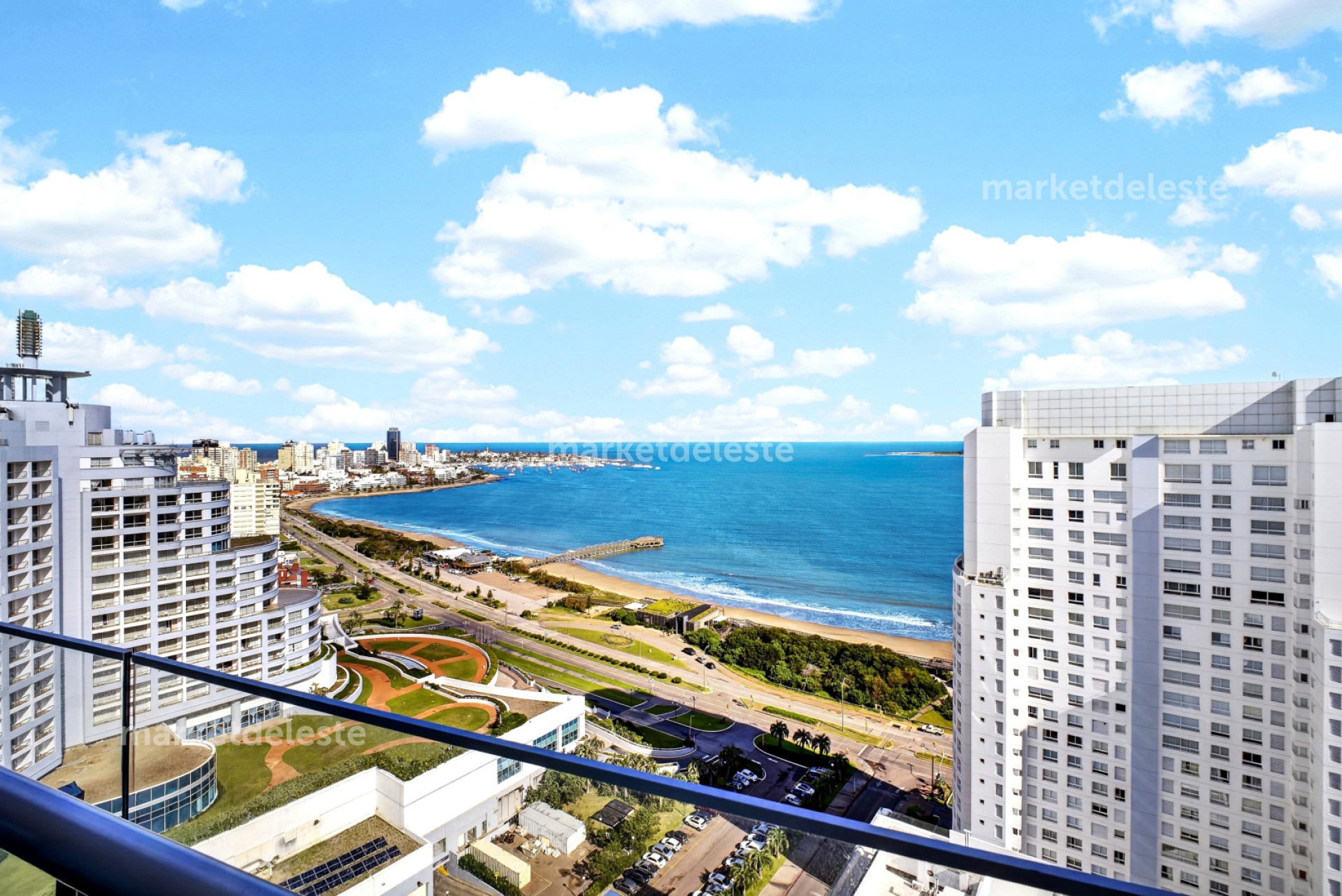 DEPARTAMENTO  PISO 23 CON VISTA AL MAR-2 DORM