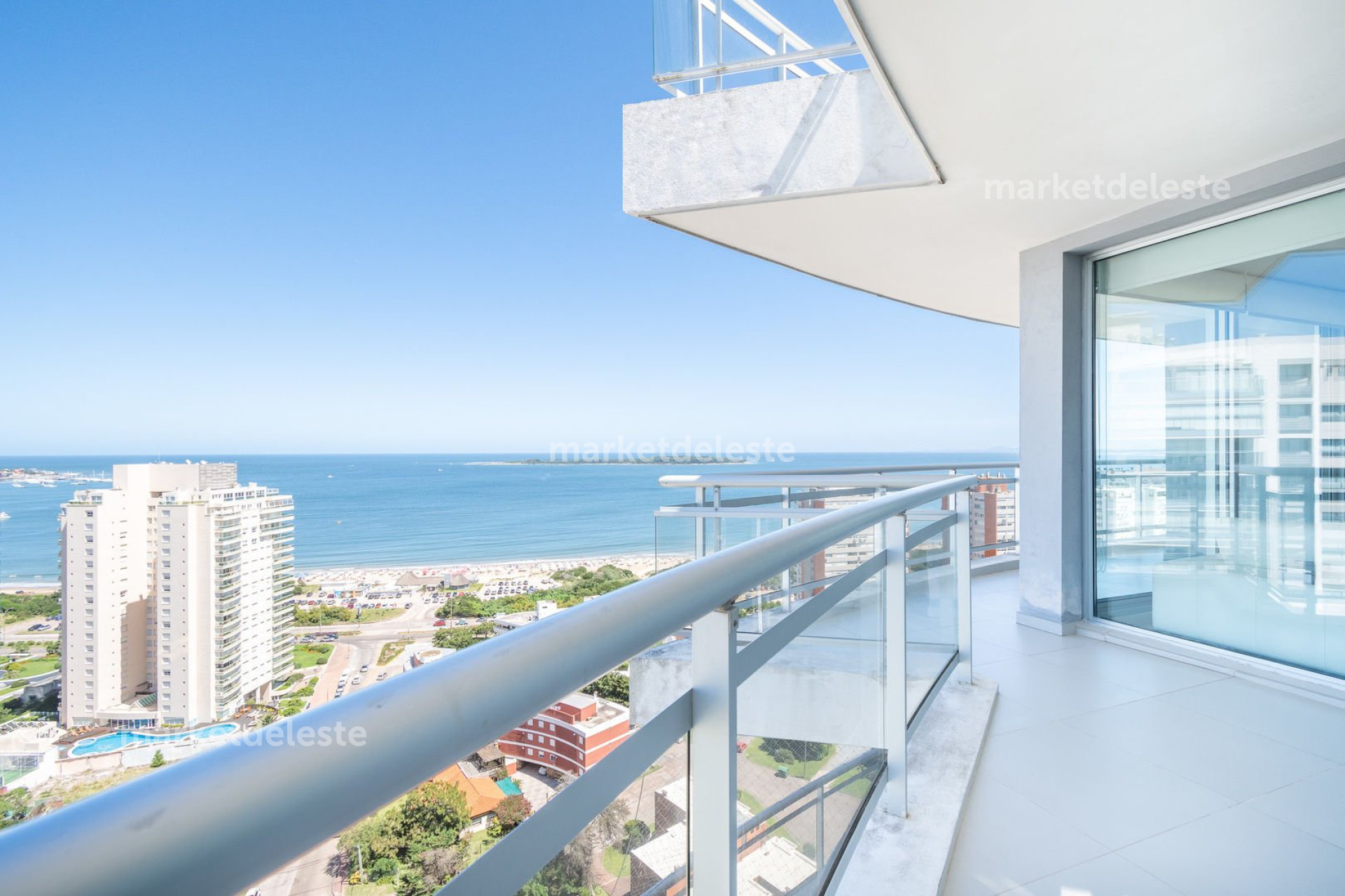 SUNRISE ESQUINERO PISO ALTO