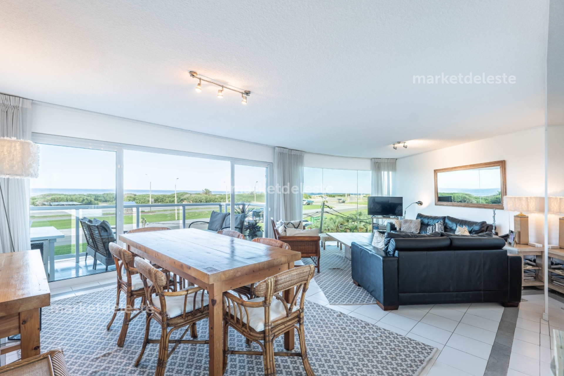 PLAYA BRAVA - EDIFICIO LA JOLLA