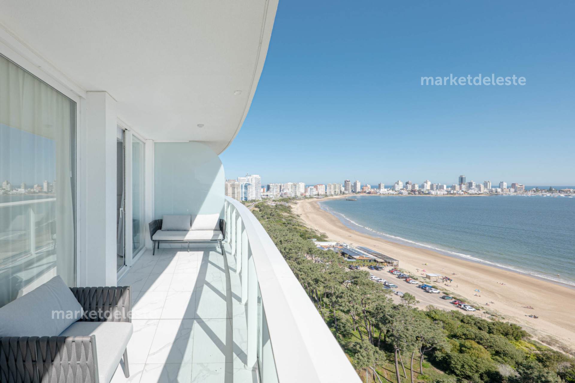 PARAMOUNT - PISO ALTO - 3 DORM