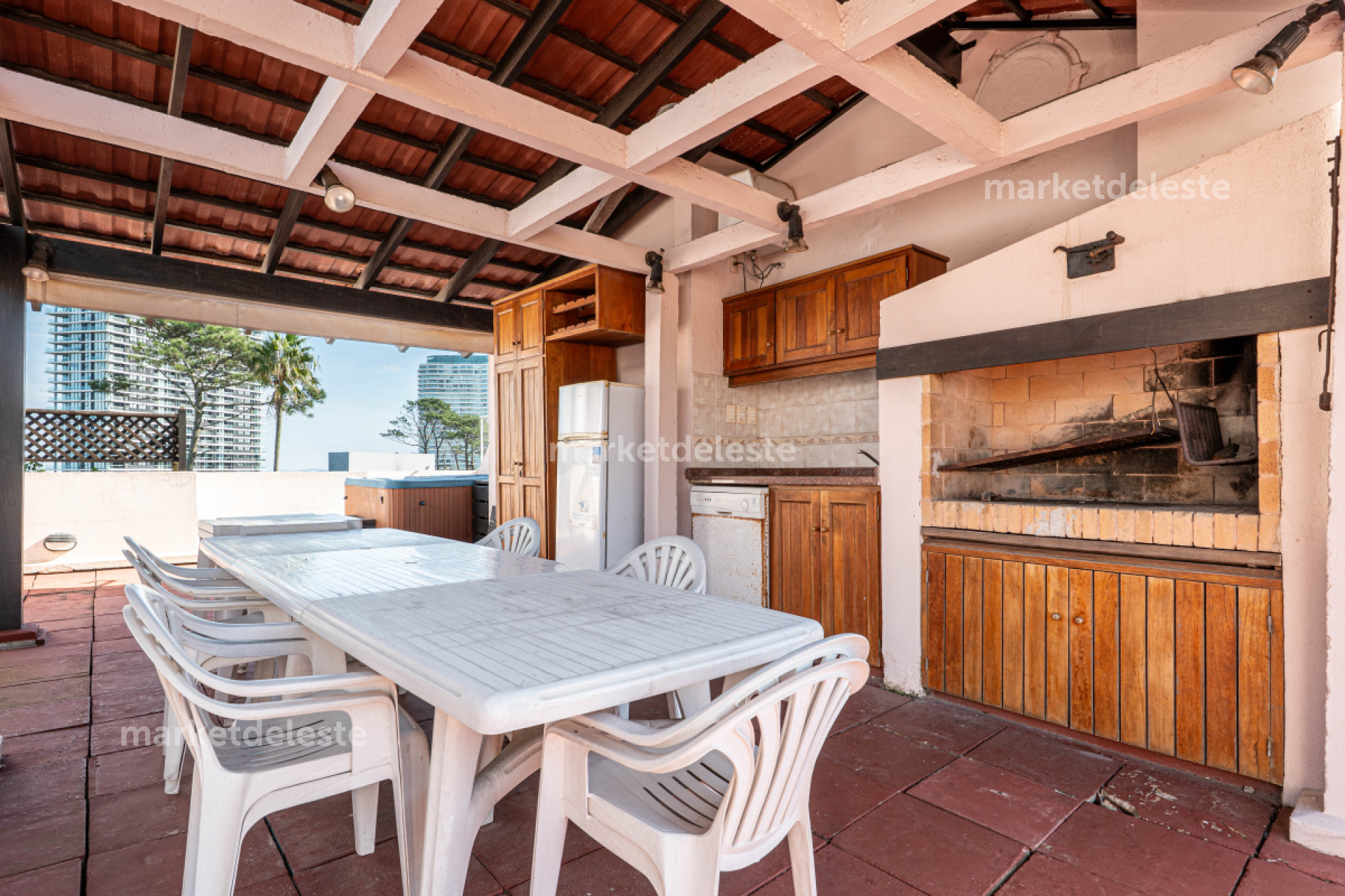 FLORIDA PARK PENT HOUSE