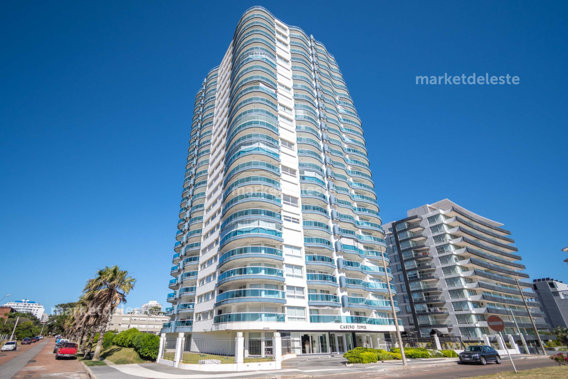 DEPTO EN VENTA 3 DORMS CON PARRILLA EN PLAYA MANSA