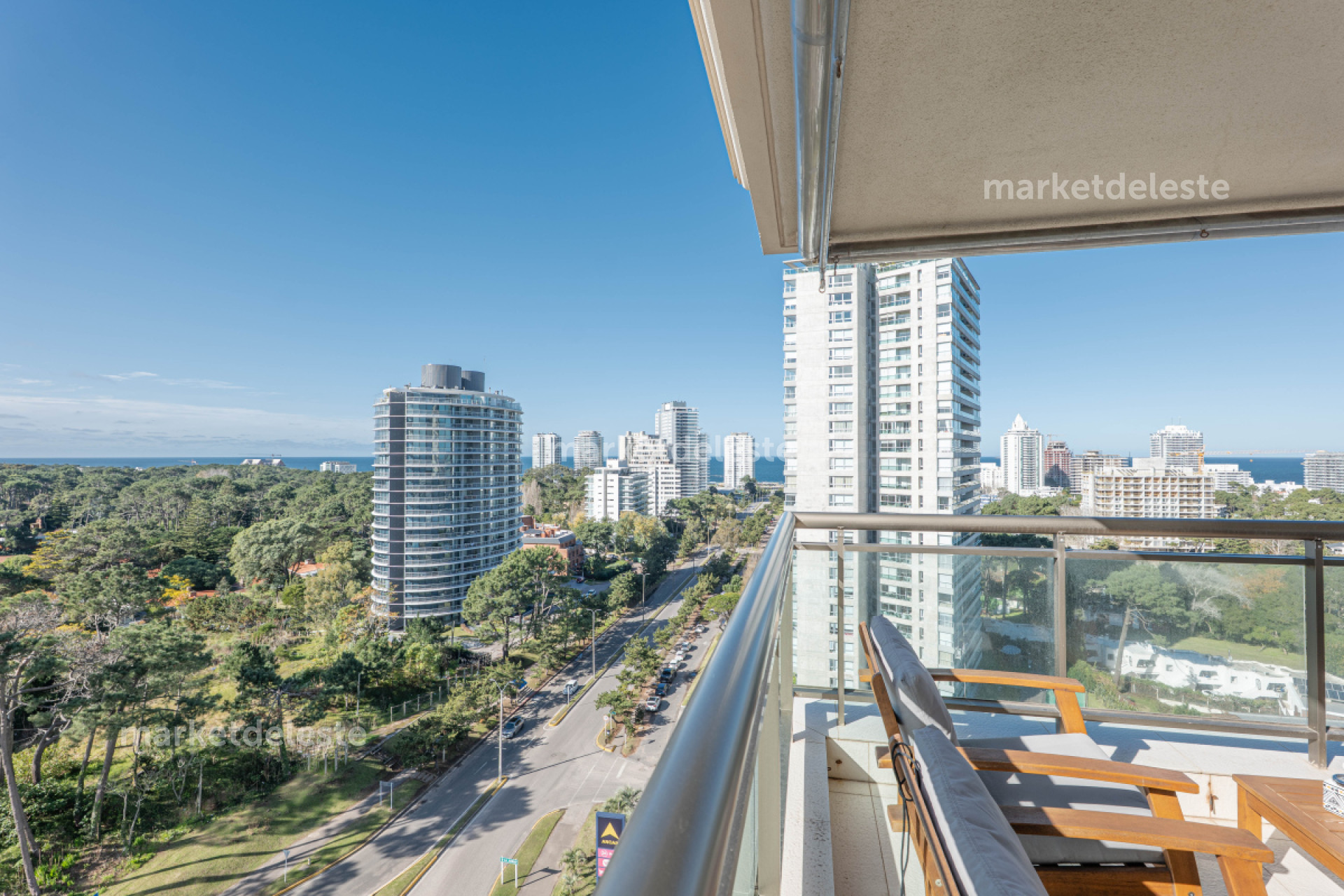 Vendo Apartamento De 3 Dormitorios - Piso Alto - Vista Al Mar