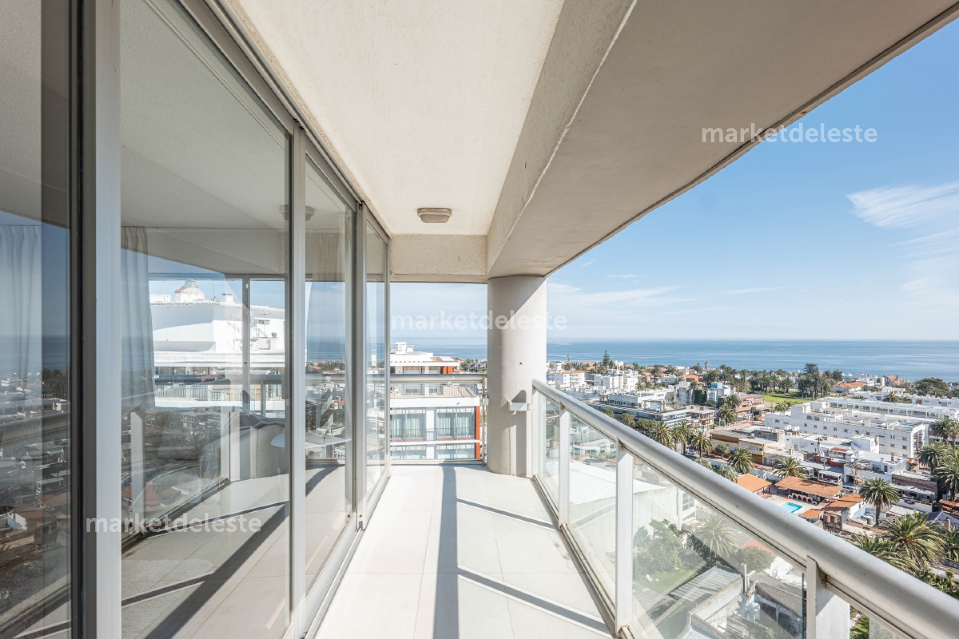 TORRE PLAZA PISO ALTO 3 DORMITORIOS