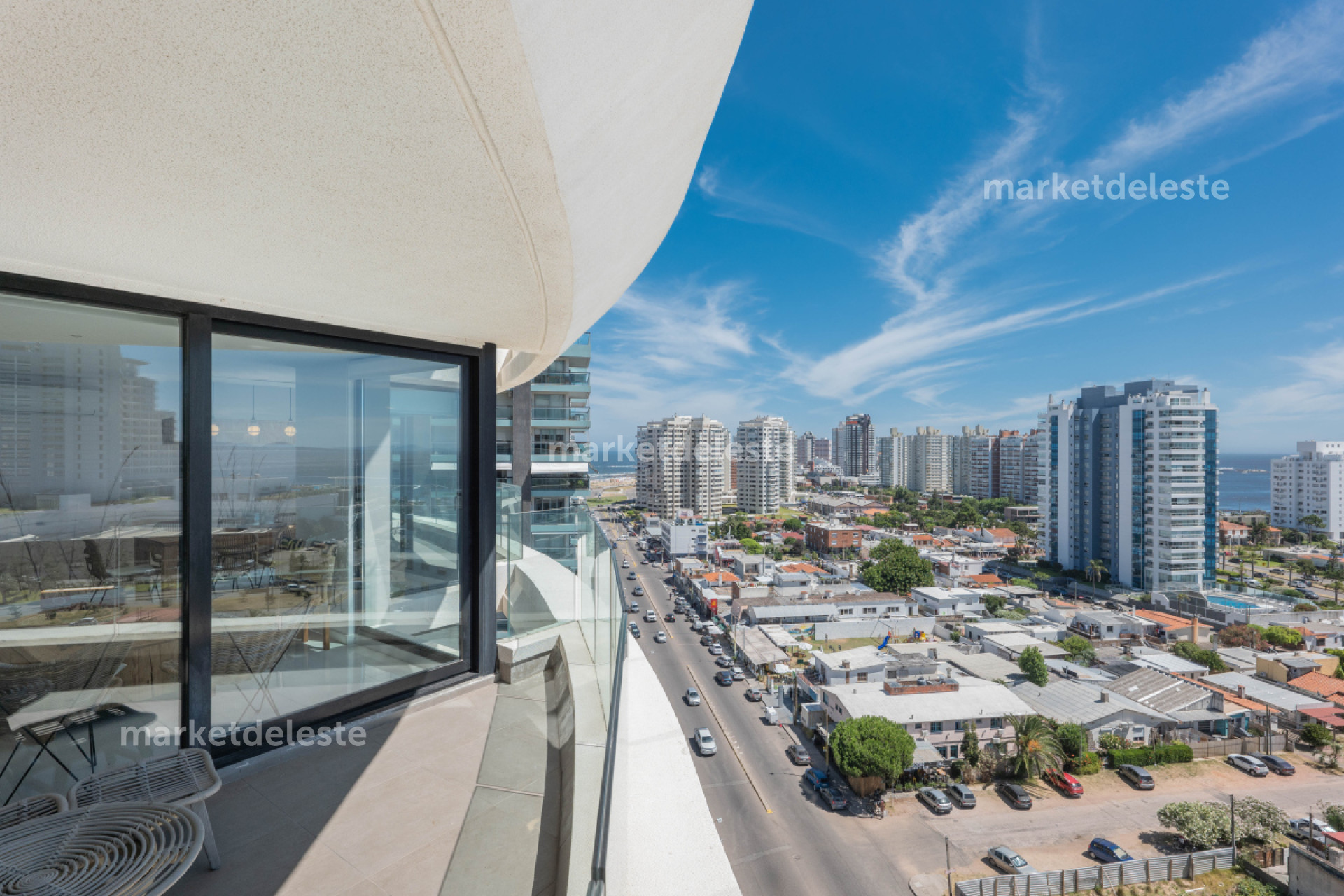 ARTOWER - 3 SUITES - PISO ALTO