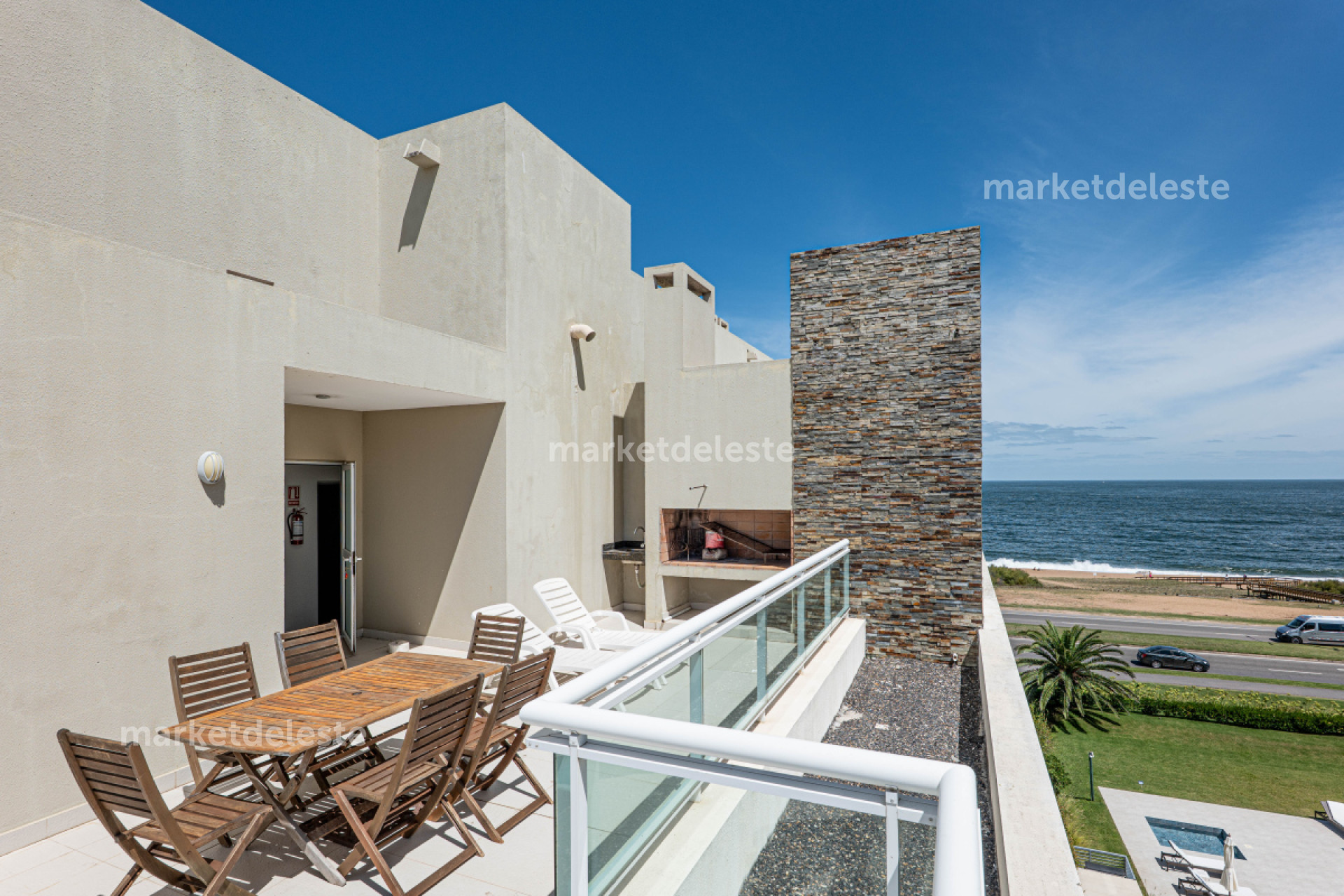 EDIFICIO CRUCEROS PUNTA DEL ESTE