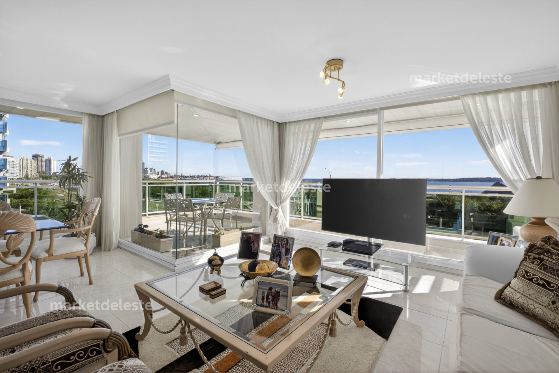 CORAL TOWER - ESQUINERO