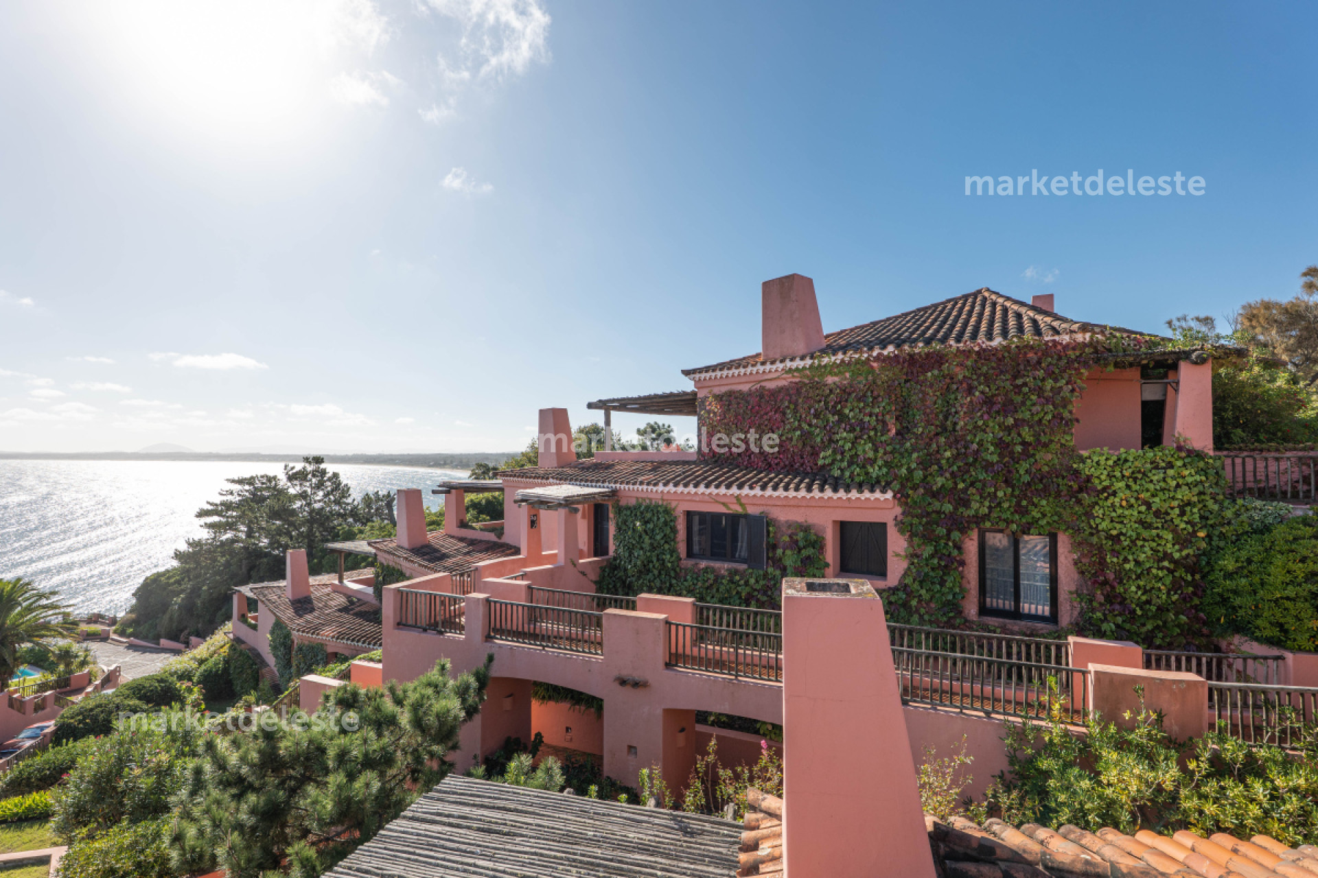 MARINA DEL ESTE -  EN VENTA - 4 DORMS